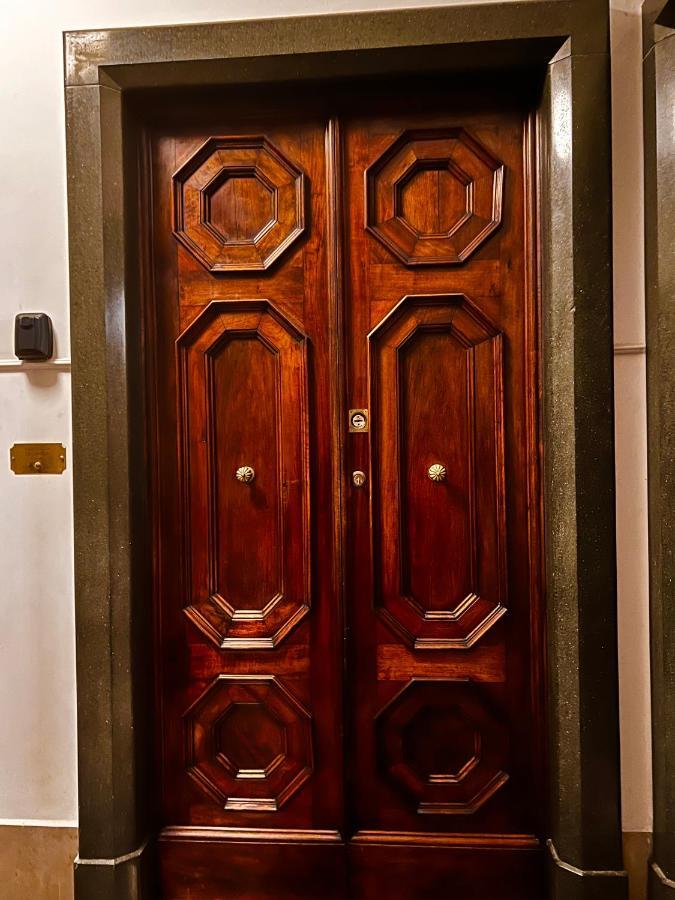 Abbrescia 50 Lägenhet Bari Exteriör bild